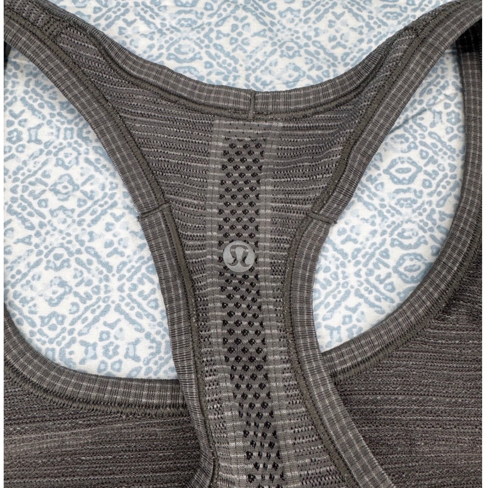Lululemon Swiftly Tech Racerback Tank Top 2.0 Heathered Charcoal Grey Size 10 - Picture 3 of 6